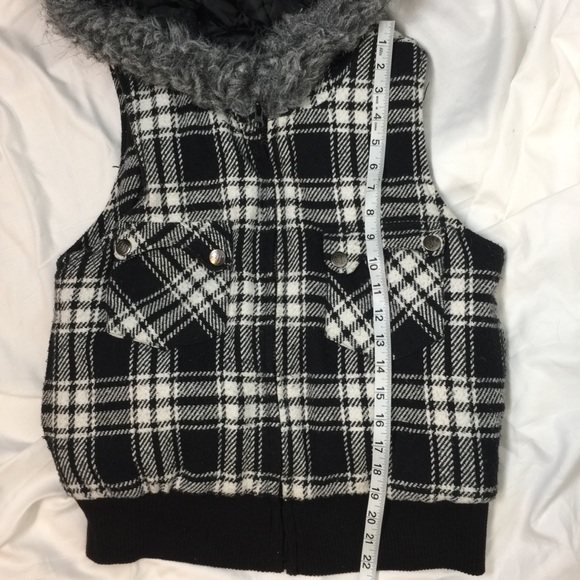 🎈 Wet Seal vest with hood🎈 - Picture 5 of 5